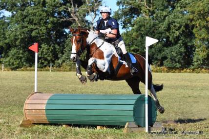 41930271_912447488949196_6842291727580004352_n